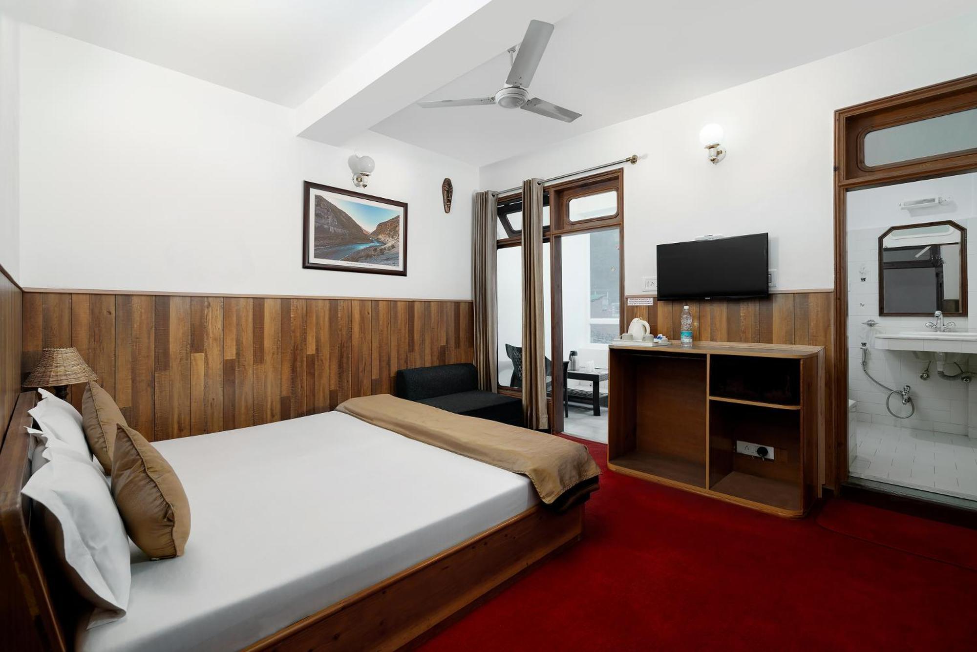 Hotel Kullu Valley エクステリア 写真