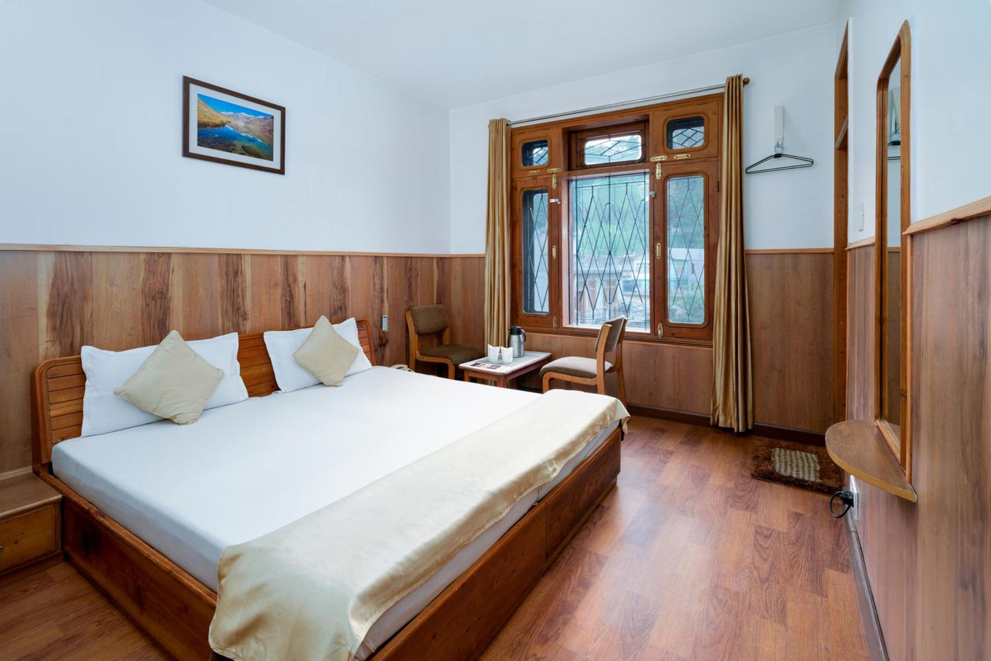 Hotel Kullu Valley エクステリア 写真