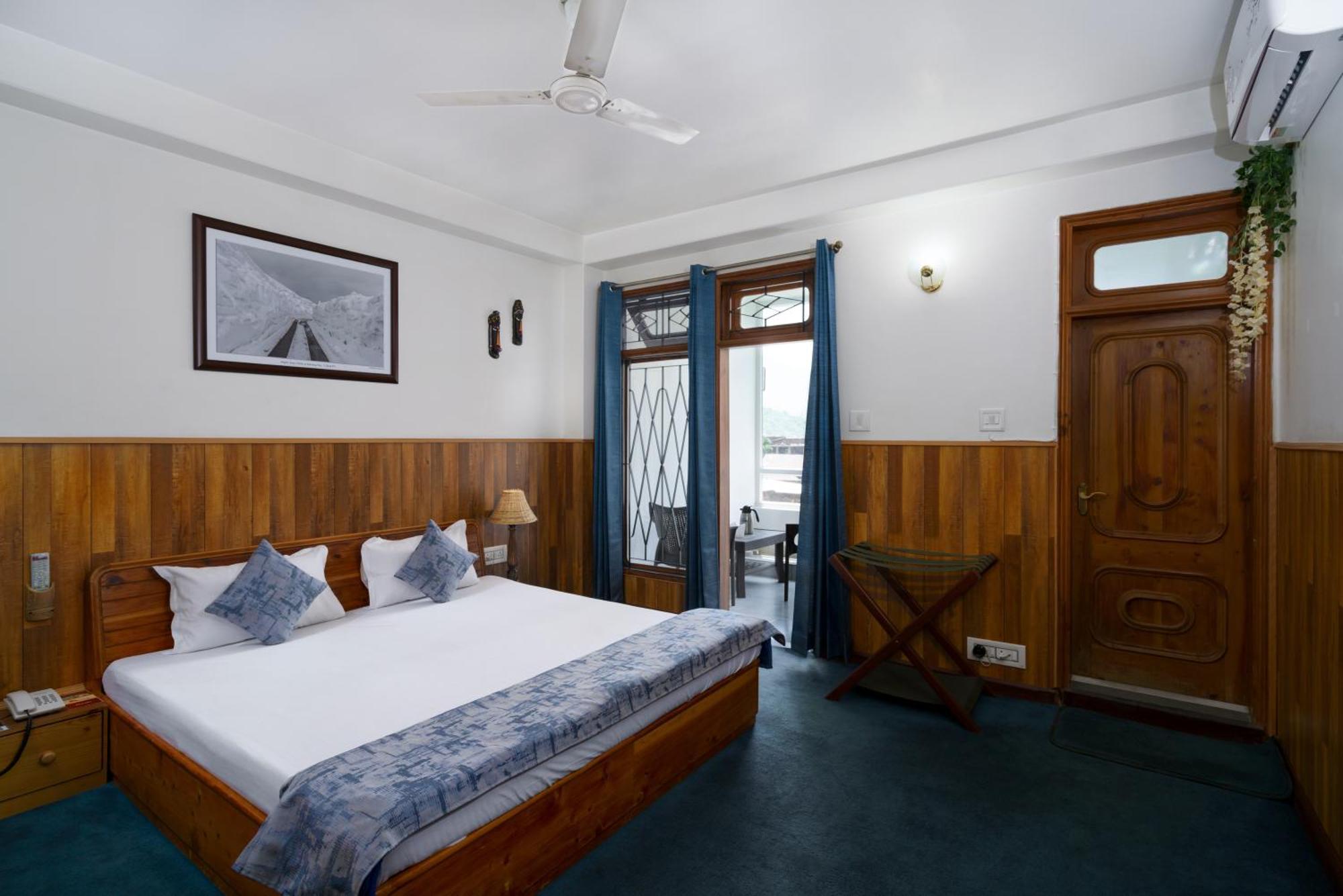 Hotel Kullu Valley エクステリア 写真